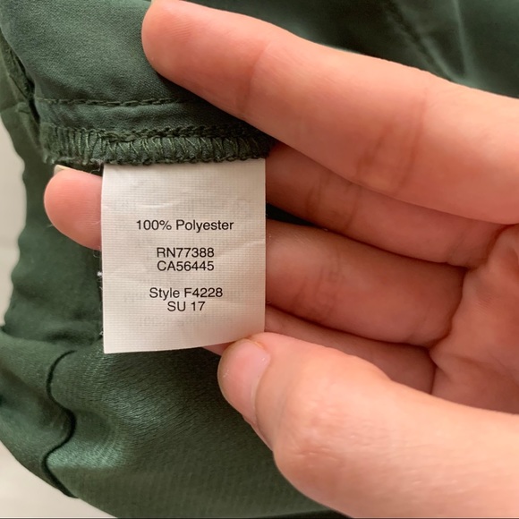 Madewell Scallop-Hem Pull-On Shorts in Army Green - Picture 10 of 10